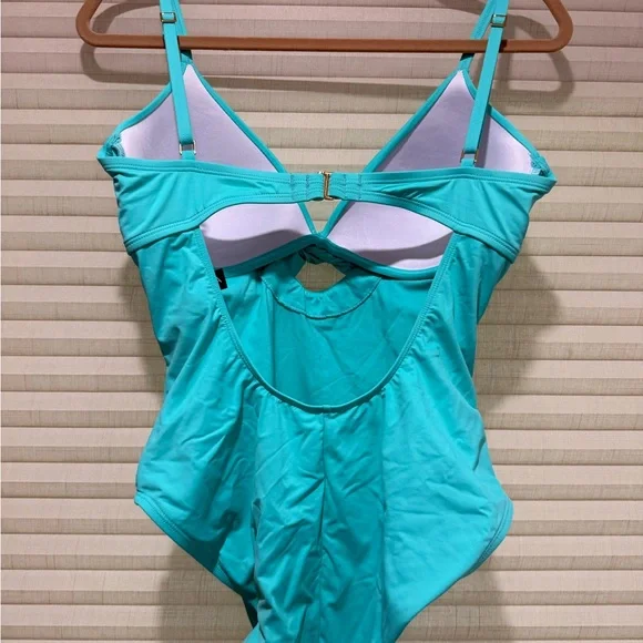 La Blanca Aqua One-Piece Swimsuit - Picture 2 of 6